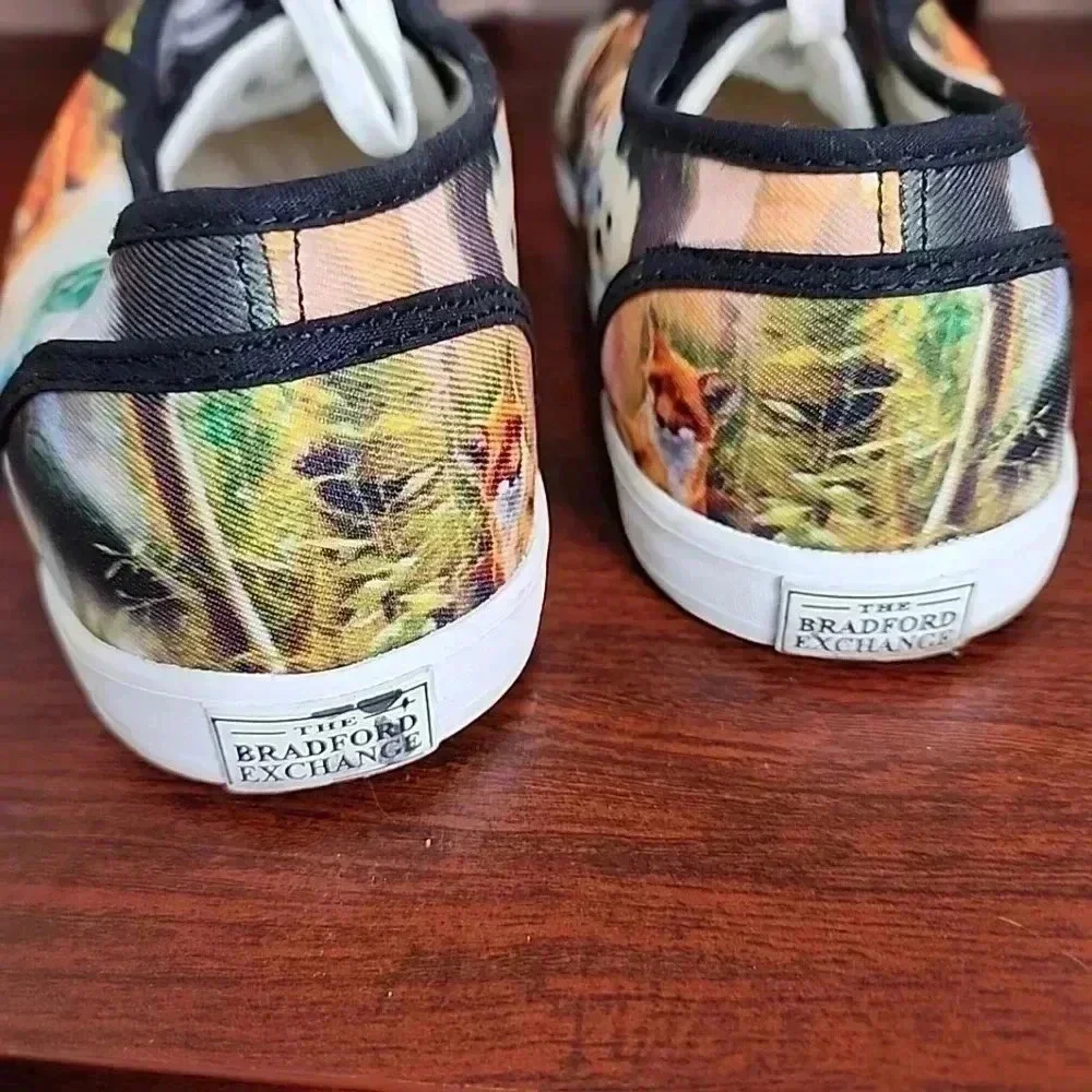 THE Bradford Exchange Animal Kingdom Canvas shoes. Size 8 - Picture 12 of 16